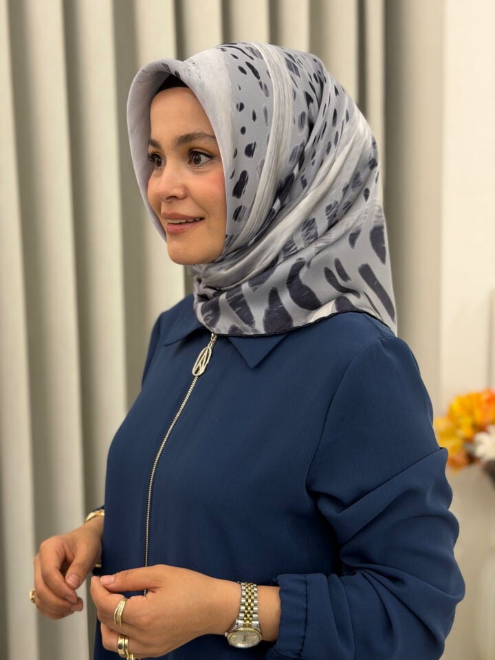 AKER SURA İPEK EŞARP