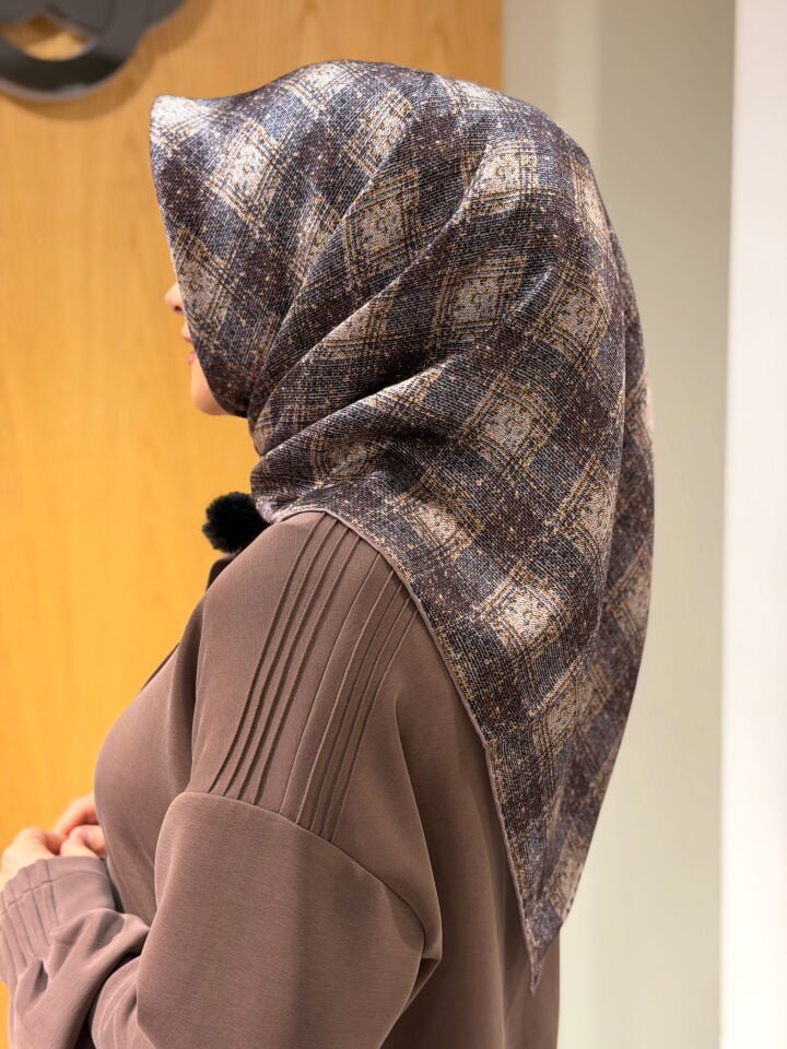 AKER SURA İPEK EŞARP