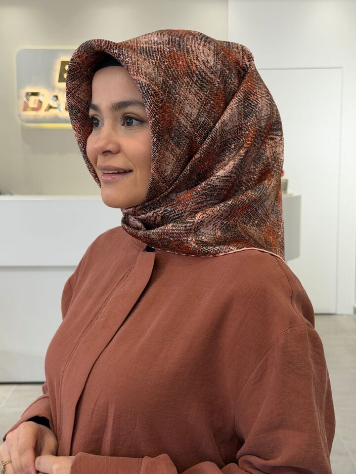 AKER SURA İPEK EŞARP