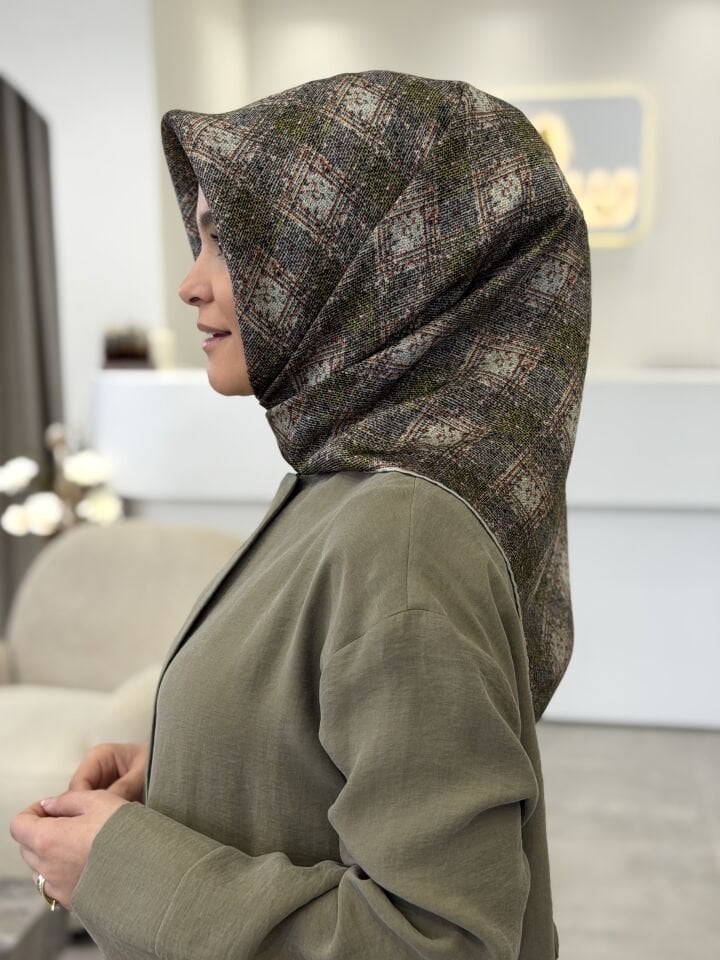 AKER SURA İPEK EŞARP