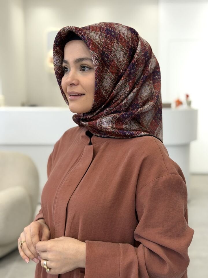 AKER SURA İPEK EŞARP