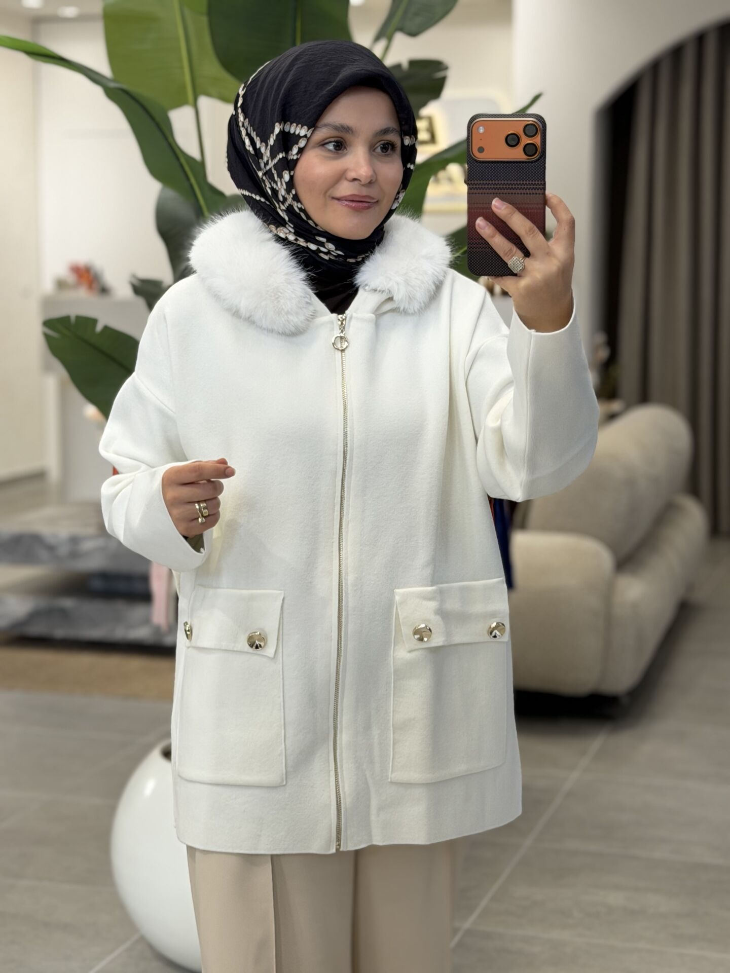 TIĞ TRİKO YAKASI KÜRKLÜ HIRKA EKRU