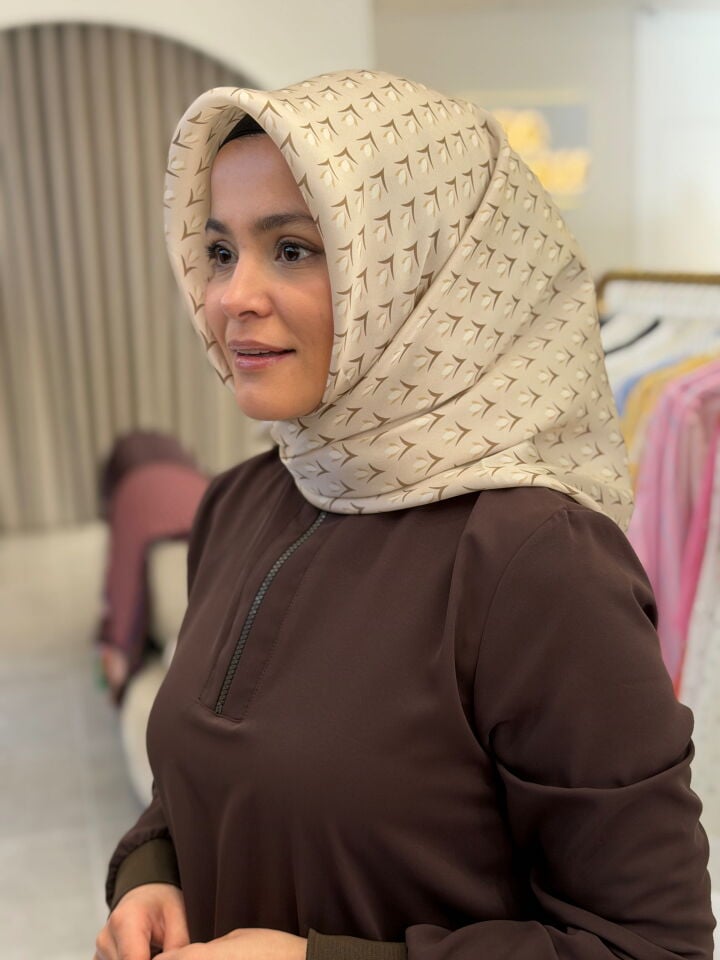 LA BOUTİQUE SURA İPEK EŞARP