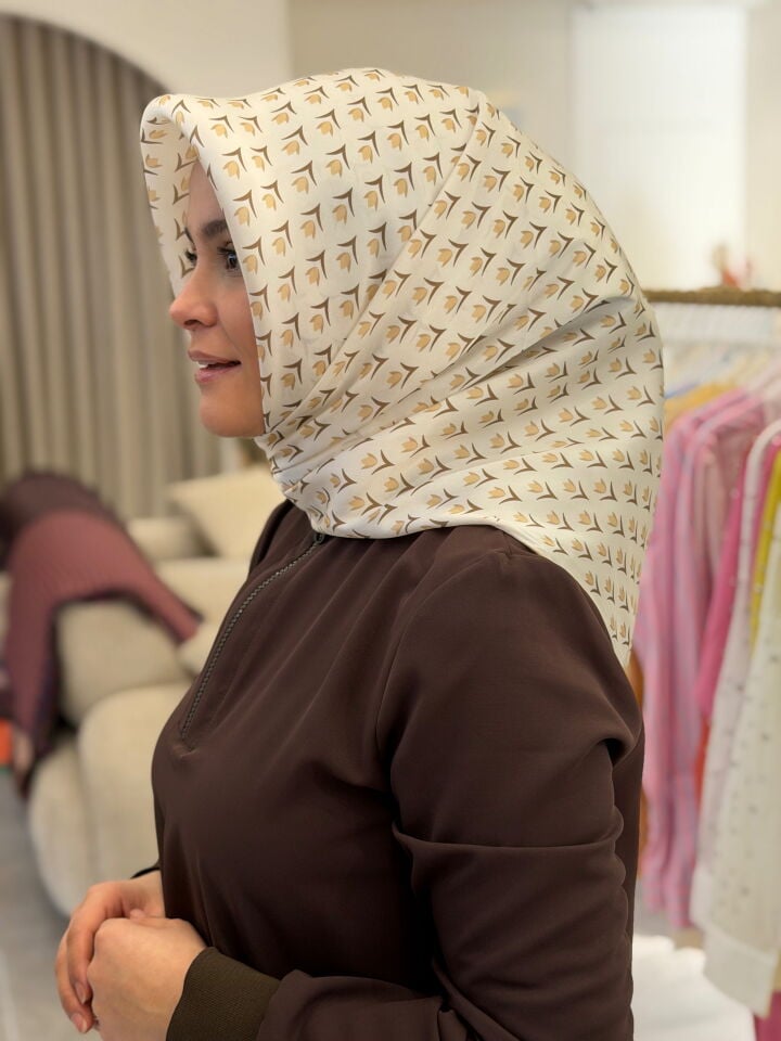 LA BOUTİQUE SURA İPEK EŞARP