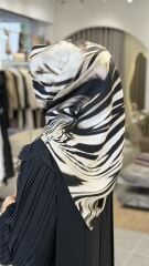 AKER SURA İPEK EŞARP