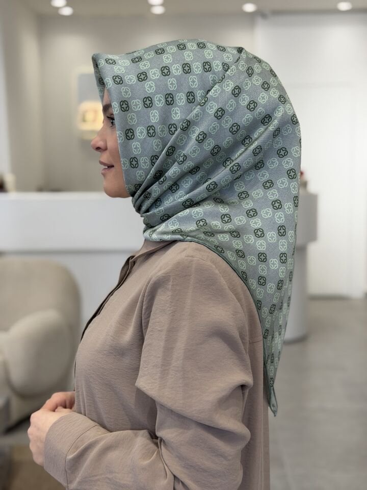 AKER SURA İPEK EŞARP