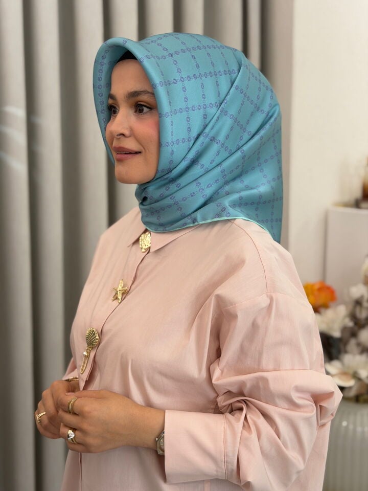 AKER SURA İPEK EŞARP
