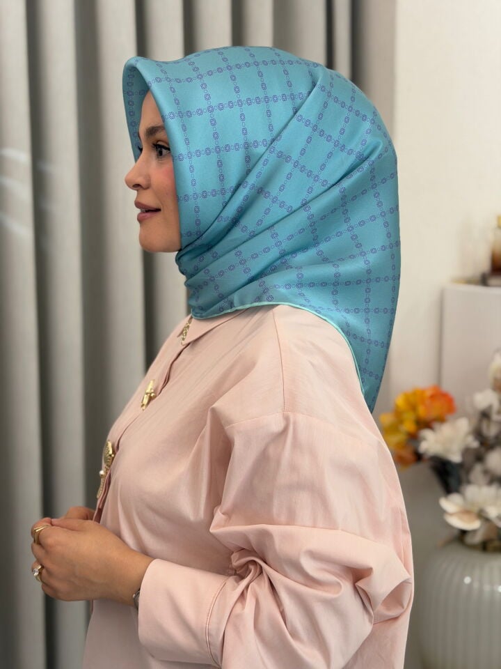 AKER SURA İPEK EŞARP