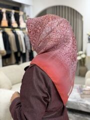 LA BOUTİQUE SURA İPEK EŞARP ( ön sipariş )