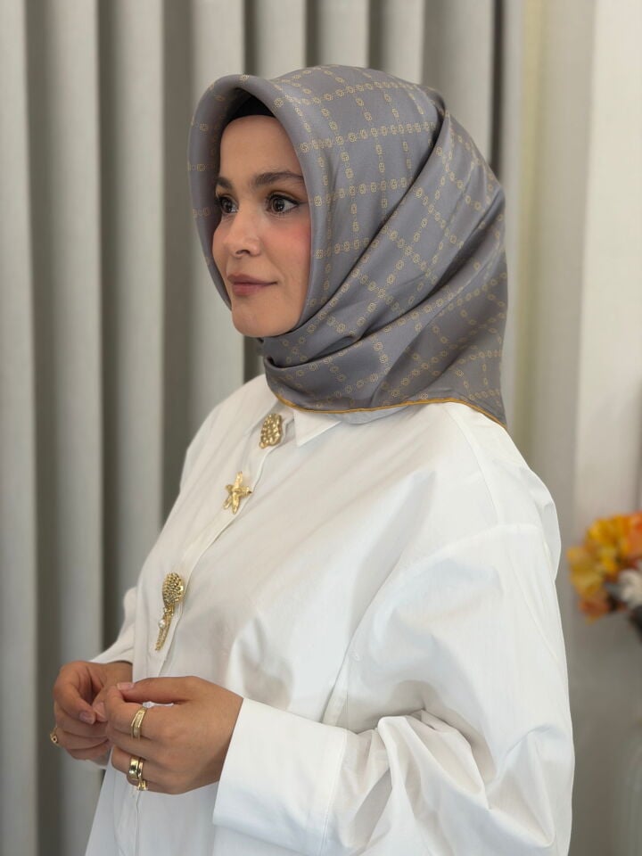 AKER SURA İPEK EŞARP