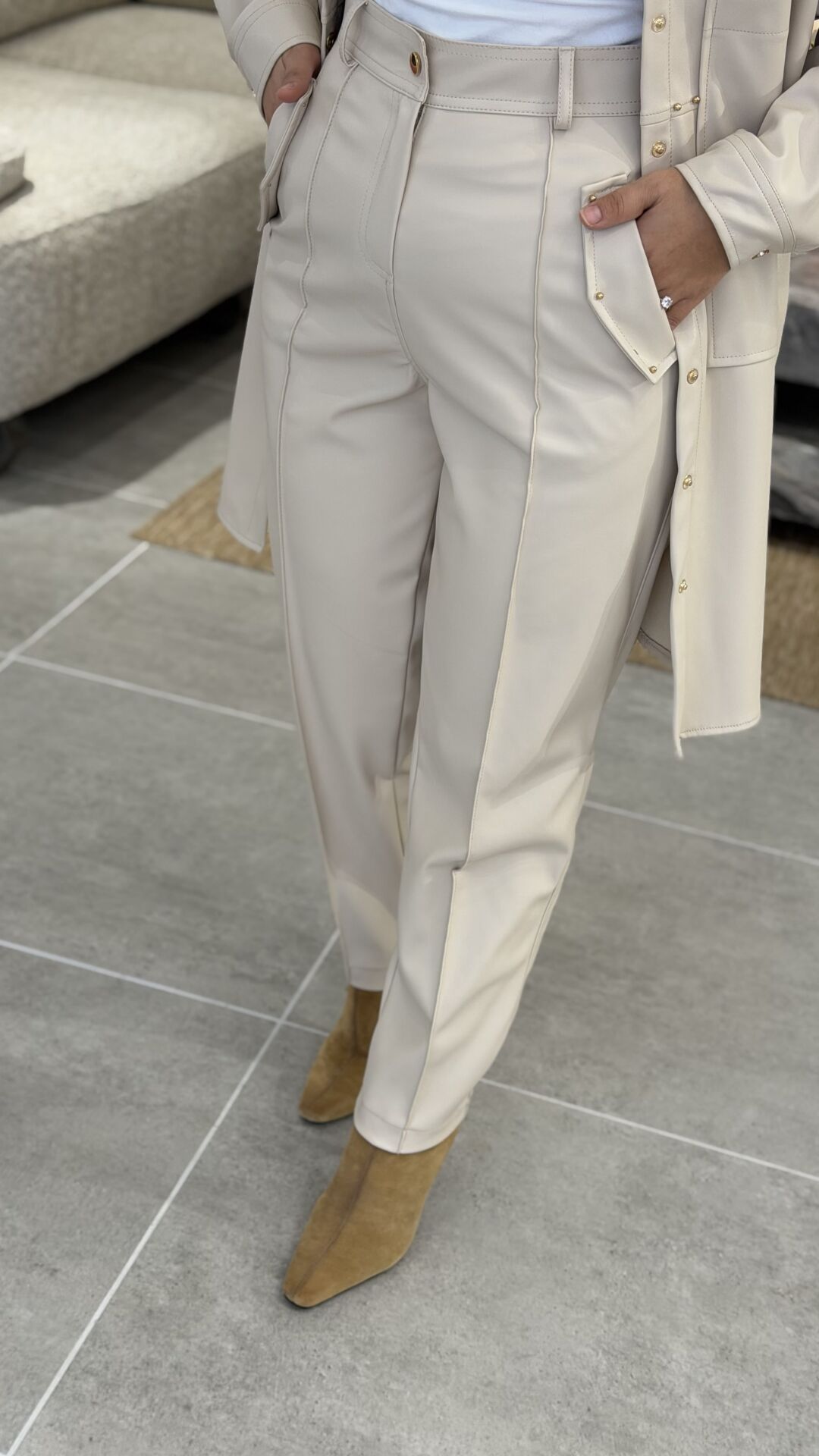 ŞARDONLU DERİ PANTOLON TAŞ