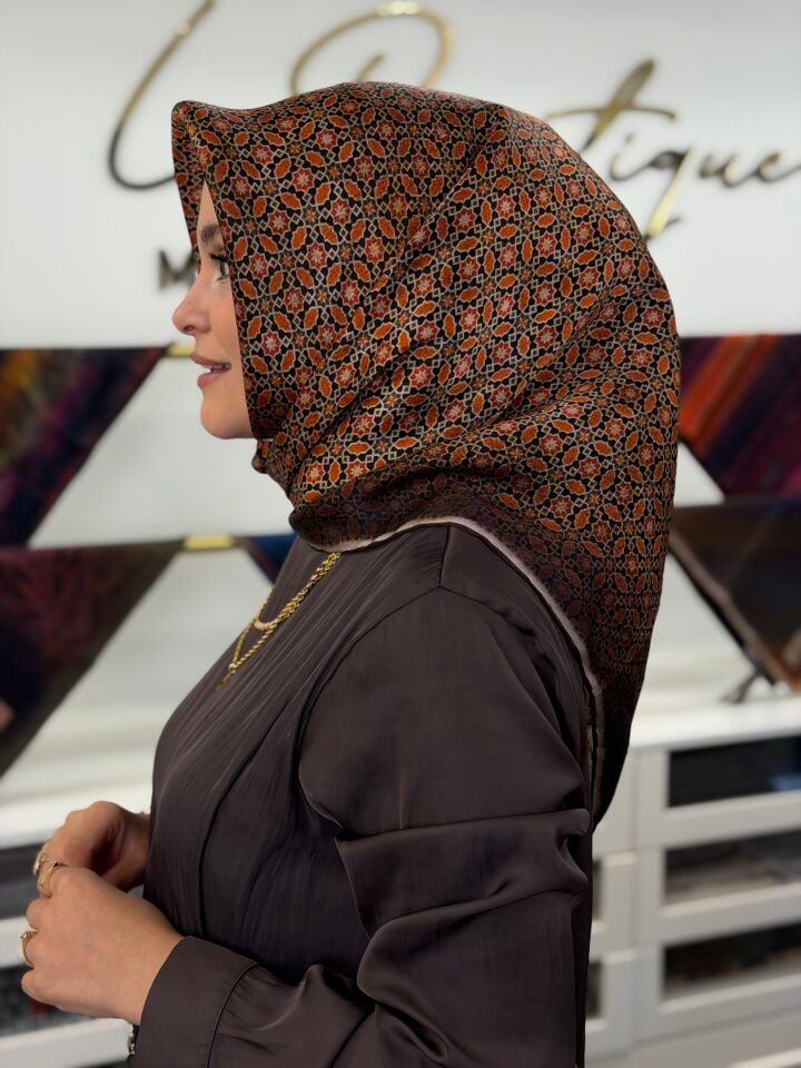 LA BOUTİQUE SURA İPEK EŞARP