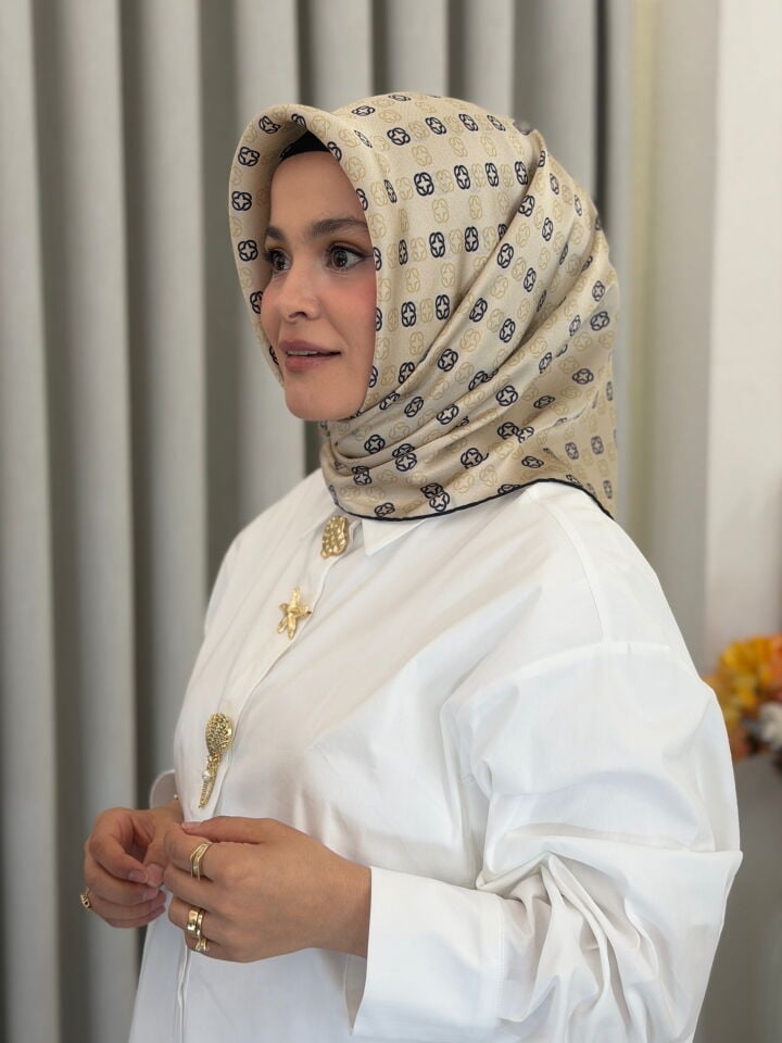 AKER SURA İPEK EŞARP