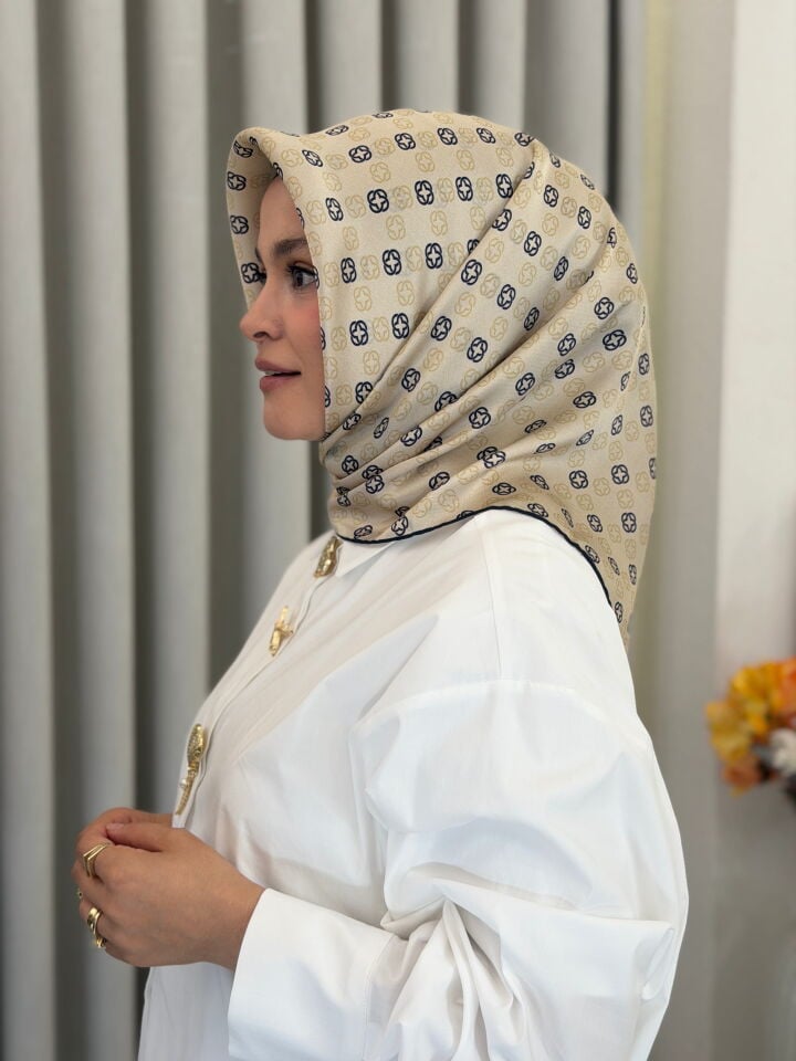 AKER SURA İPEK EŞARP