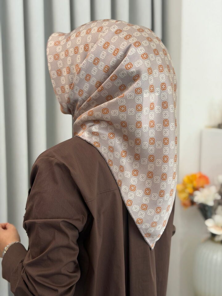 AKER SURA İPEK EŞARP