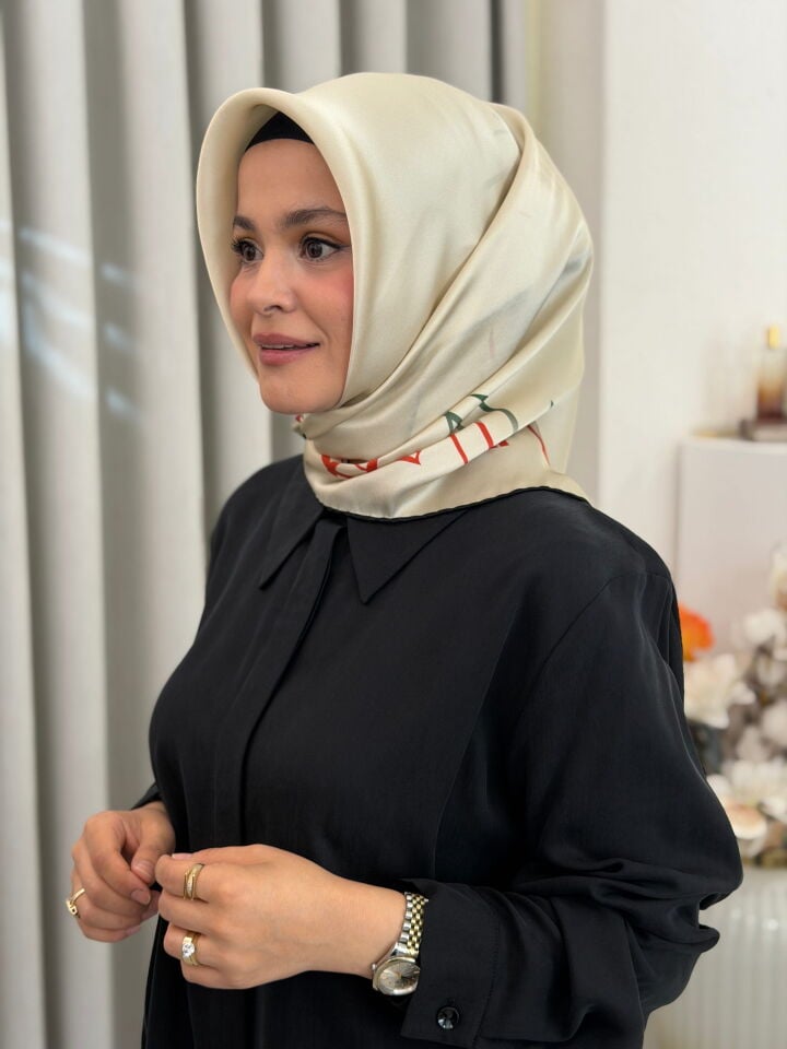 AKER SURA İPEK EŞARP