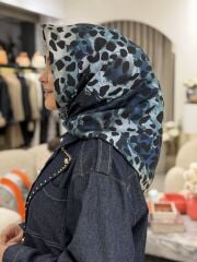 LA BOUTİQUE SURA İPEK EŞARP ( ön sipariş )