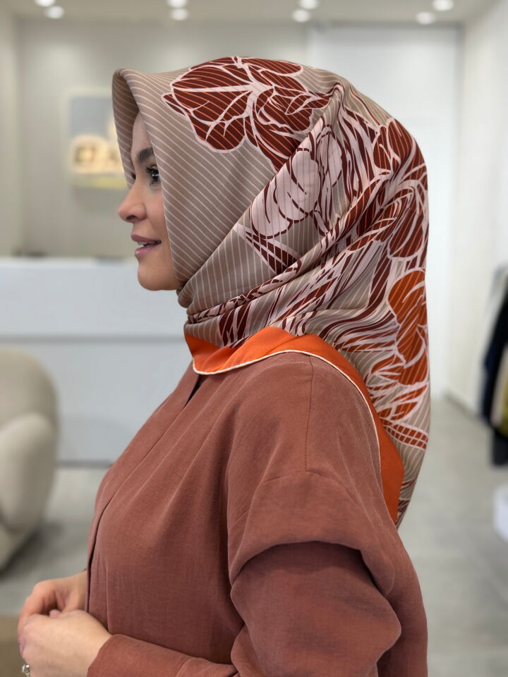 AKER SURA İPEK EŞARP