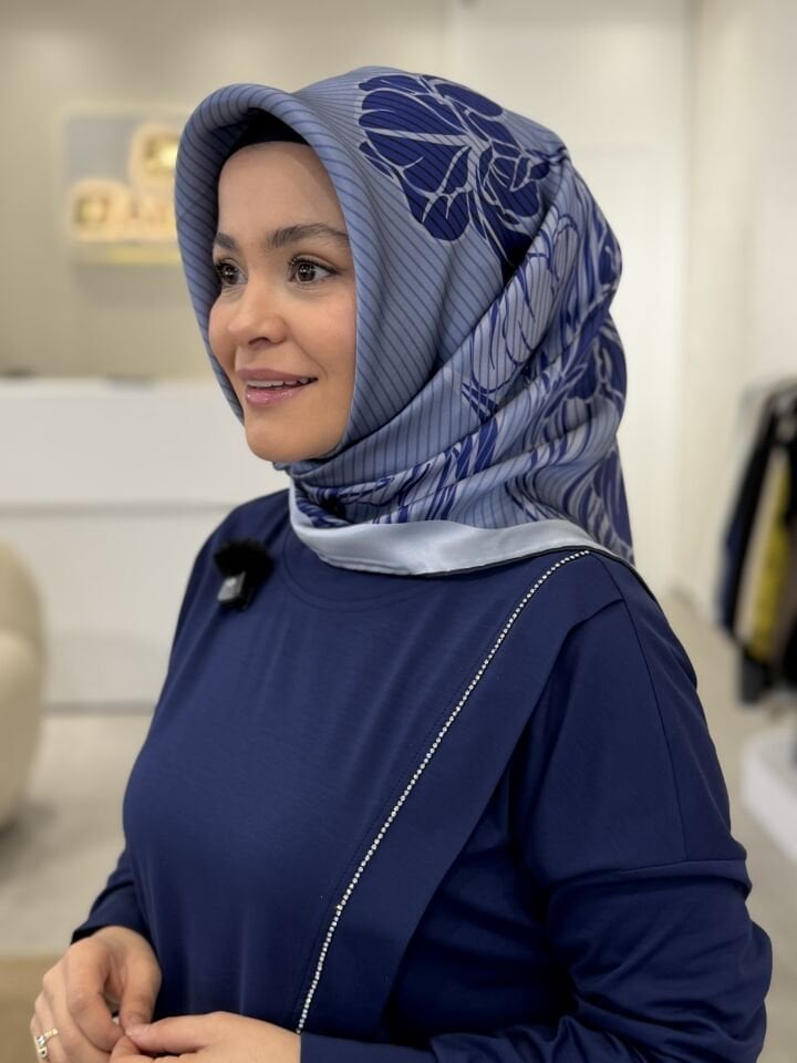 AKER SURA İPEK EŞARP