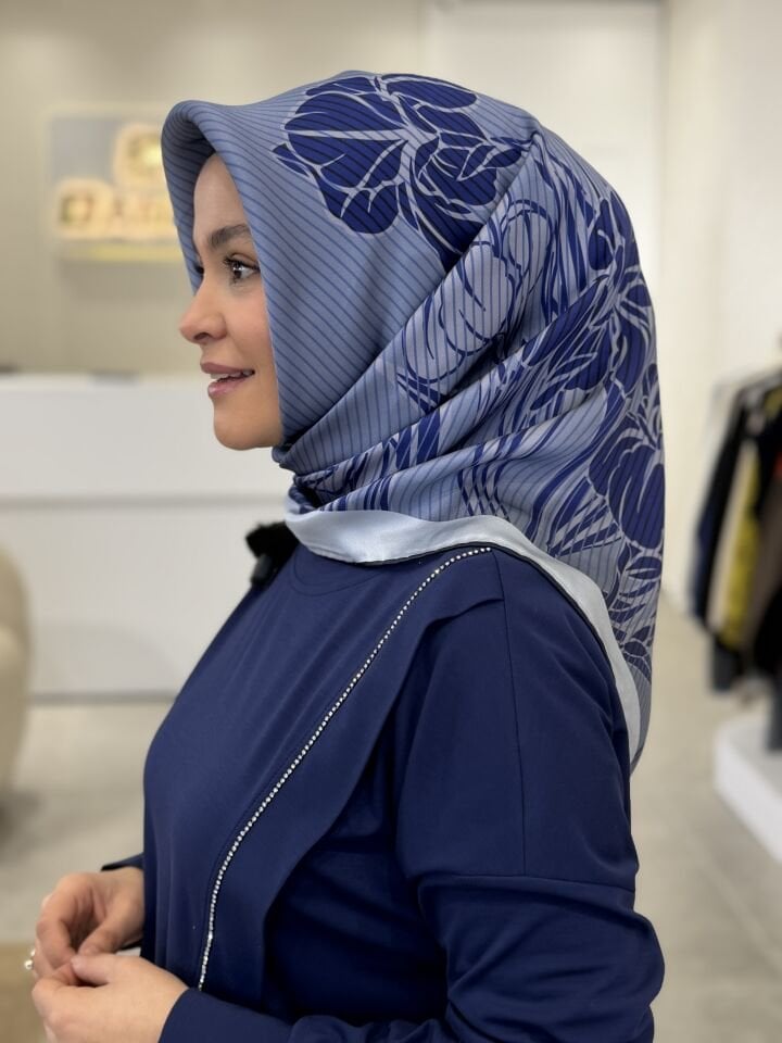 AKER SURA İPEK EŞARP