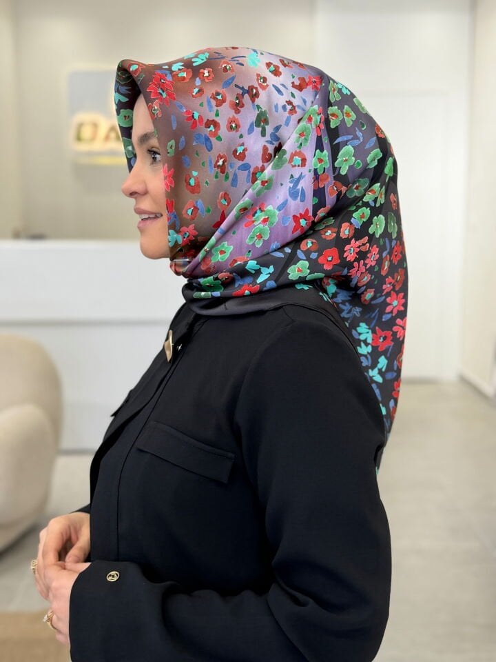 AKER SURA İPEK EŞARP