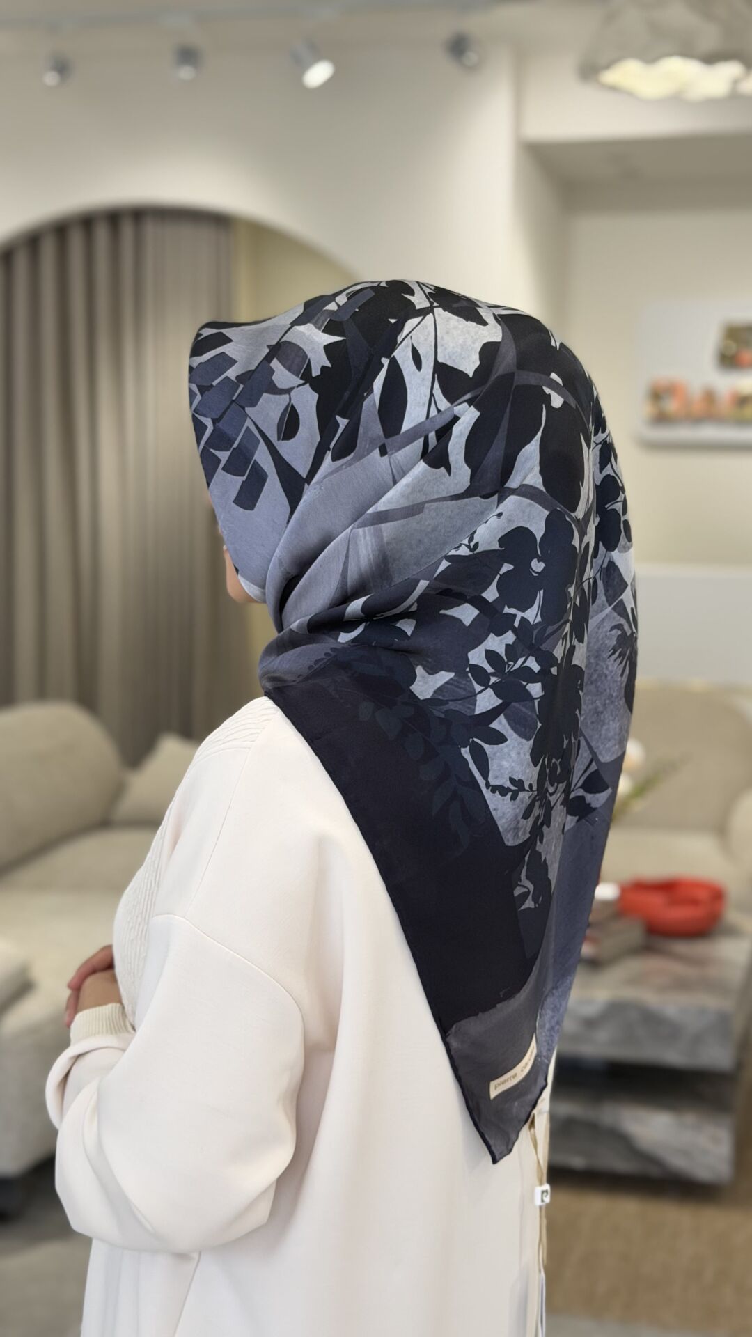 PİERRE CARDİN SURA İPEK EŞARP