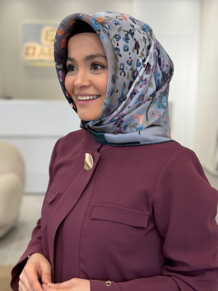 AKER SURA İPEK EŞARP