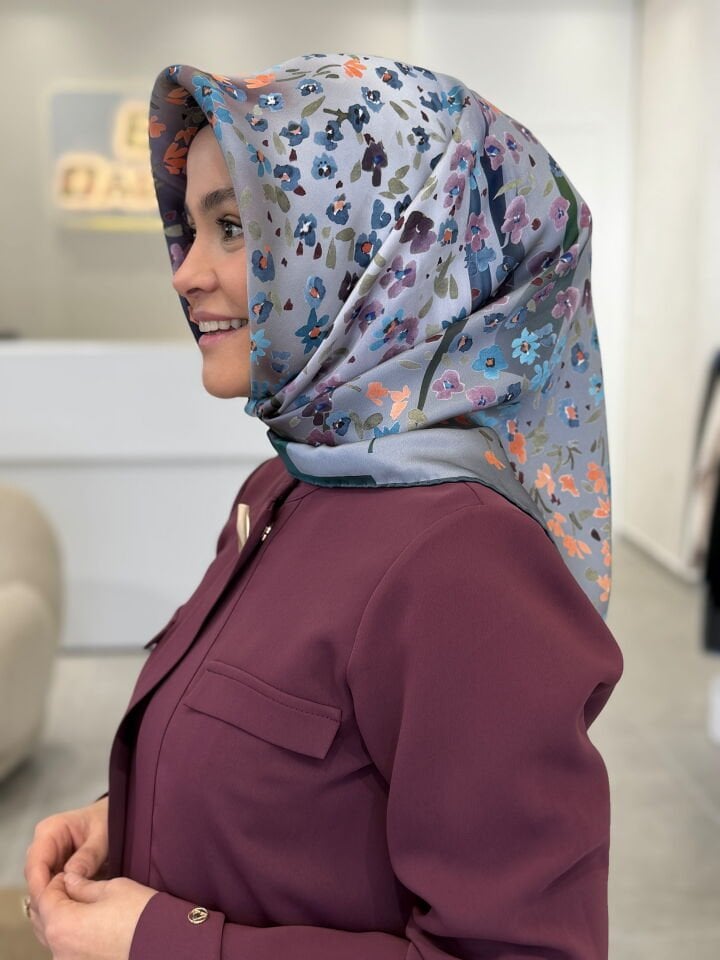 AKER SURA İPEK EŞARP