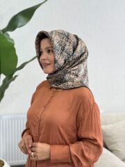 AKER SURA İPEK EŞARP