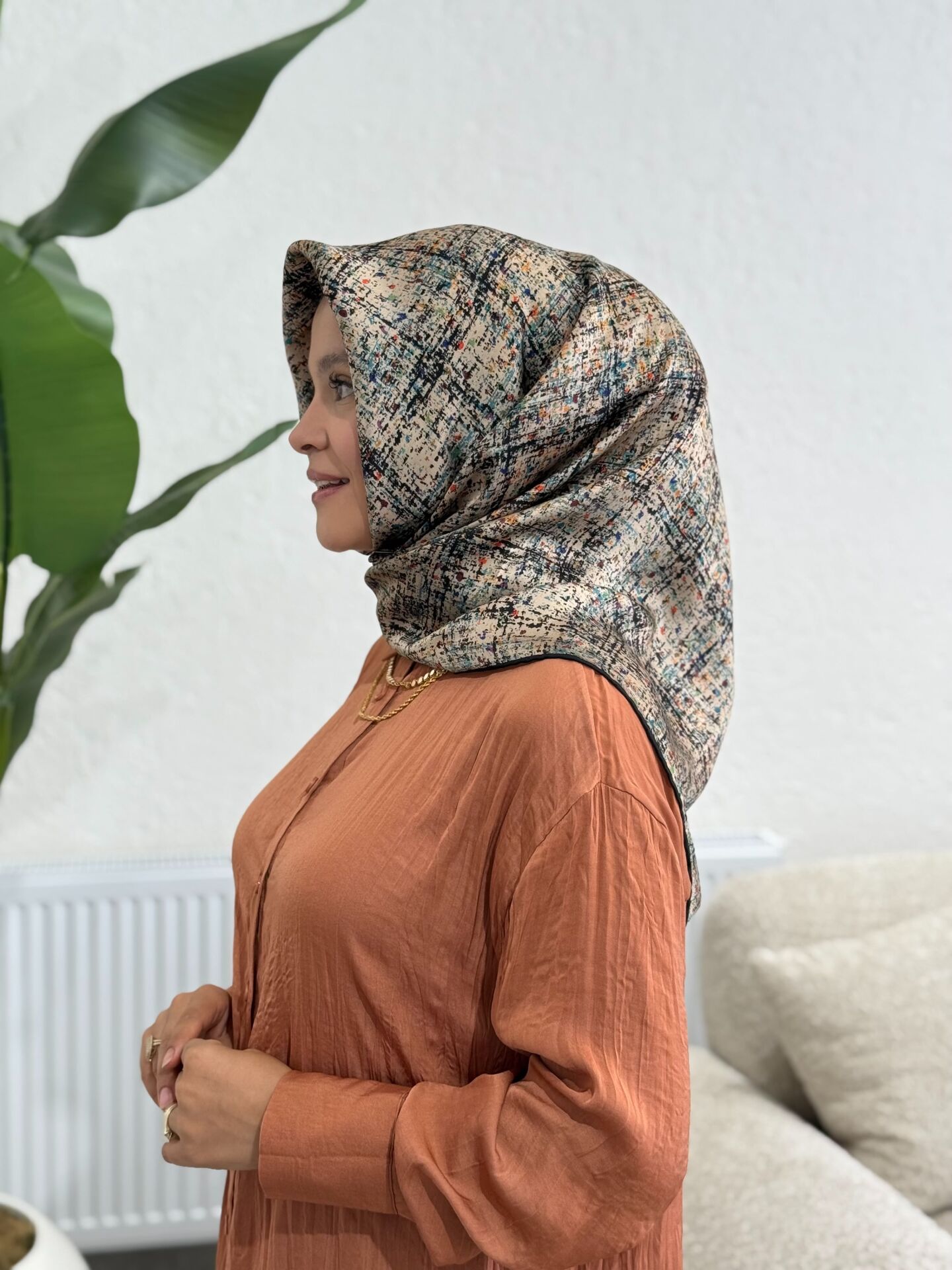 AKER SURA İPEK EŞARP