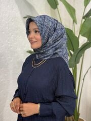 AKER SURA İPEK EŞARP