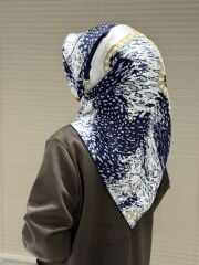 AKER SURA İPEK EŞARP