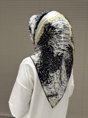 AKER SURA İPEK EŞARP