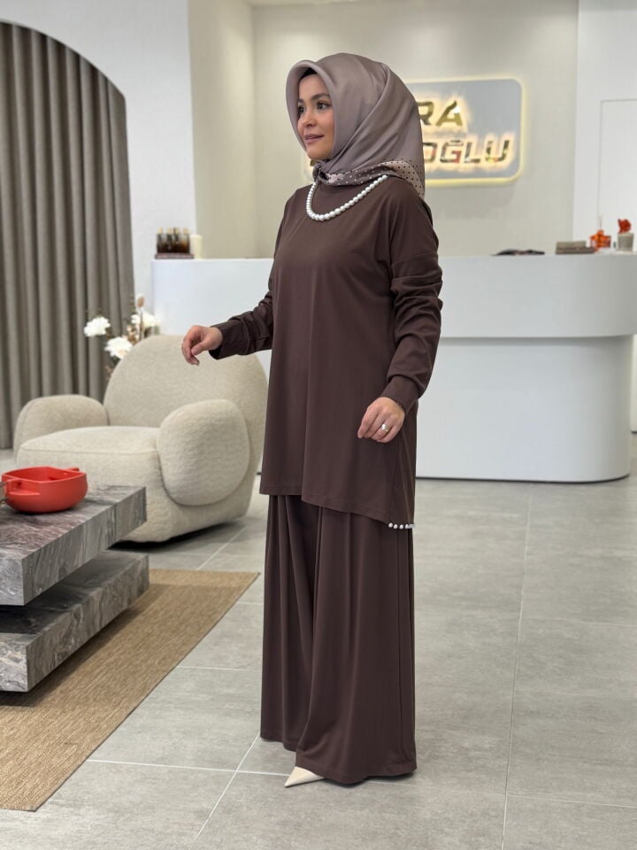 TIĞ TRİKO İNCİ DETAYLI TAKIM KAHVE