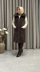 TIĞ TRİKO CEP DETAYLI TRİKO KÜRK DETAYLI YELEK KAHVE