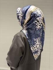 AKER SURA İPEK EŞARP