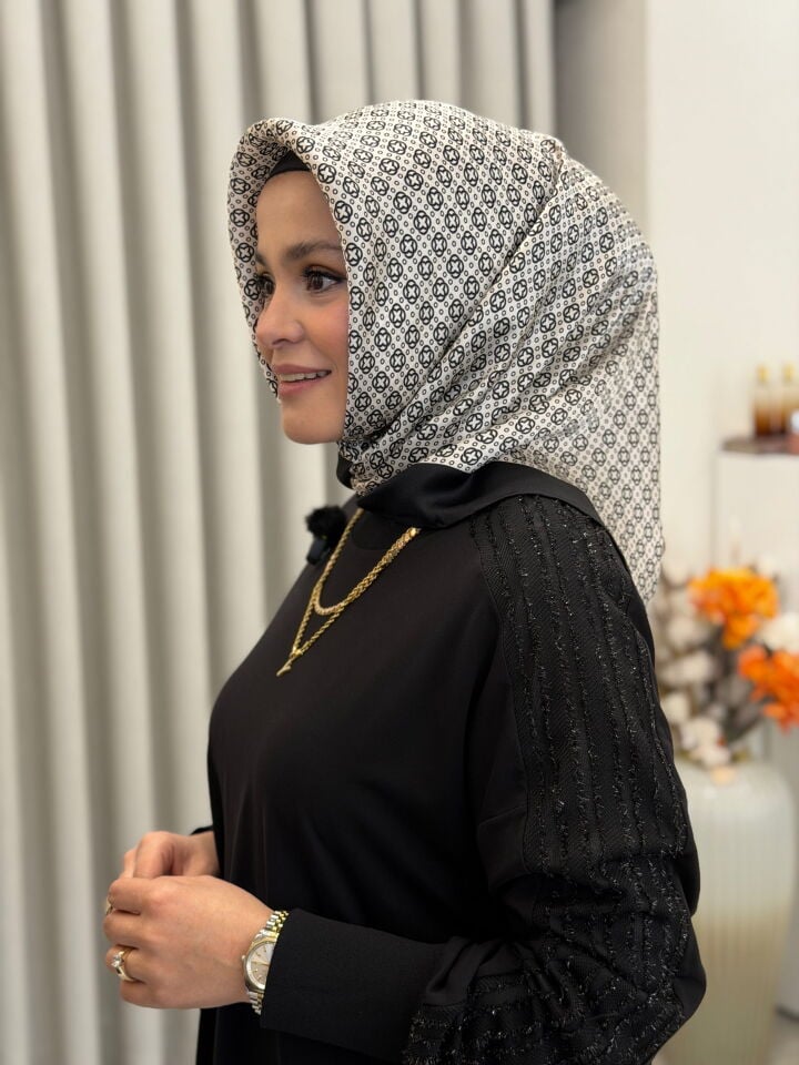 AKER SURA İPEK EŞARP