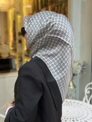 AKER SURA İPEK EŞARP