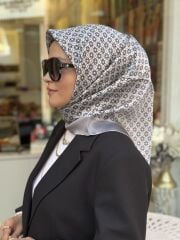 AKER SURA İPEK EŞARP