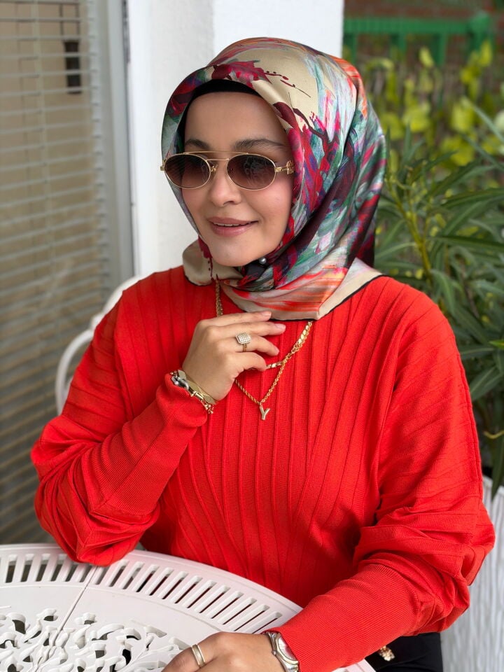 AKER SURA İPEK EŞARP