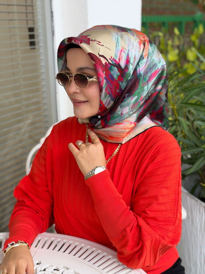 AKER SURA İPEK EŞARP