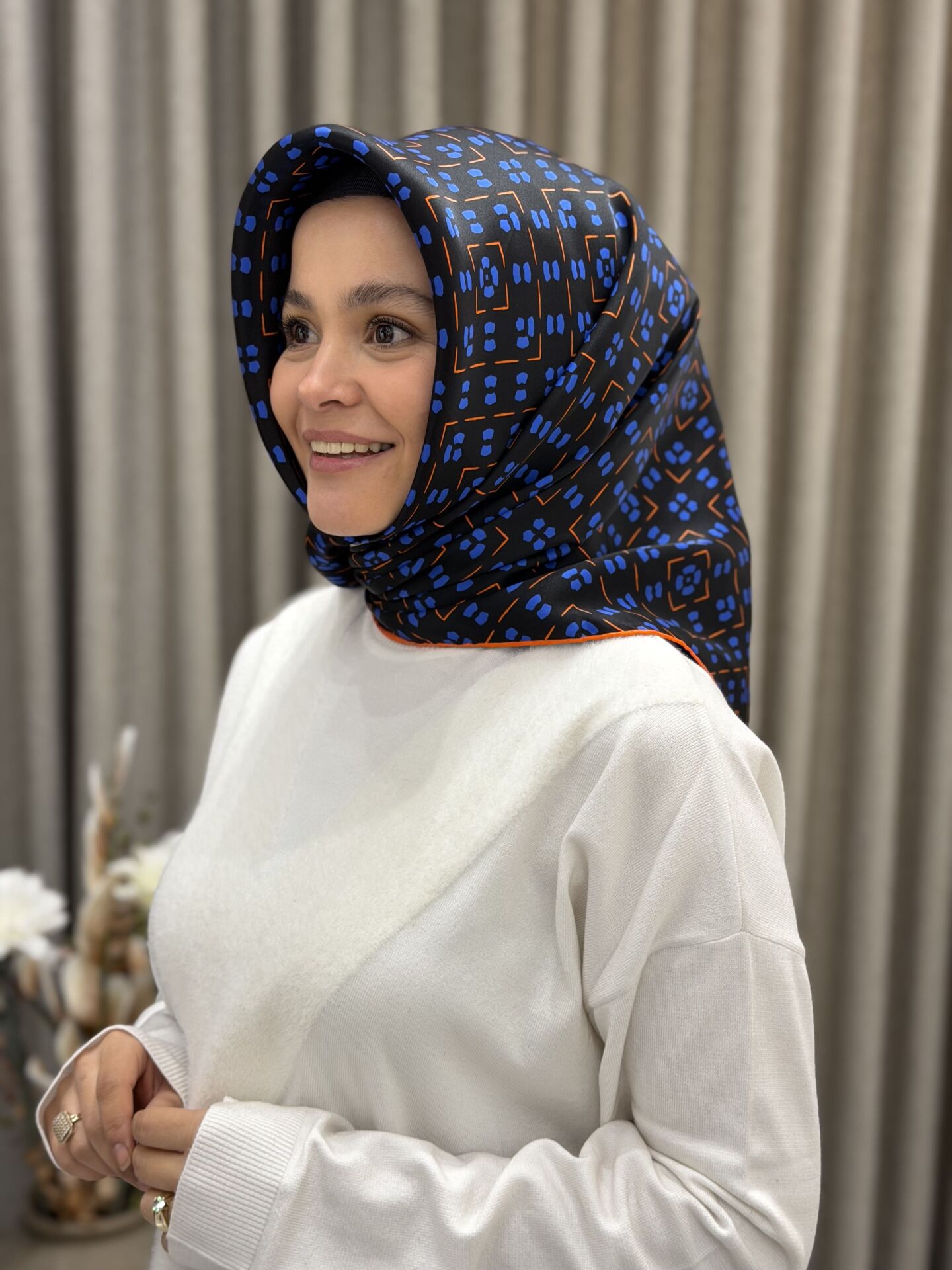 LA BOUTİQUE SURA İPEK EŞARP