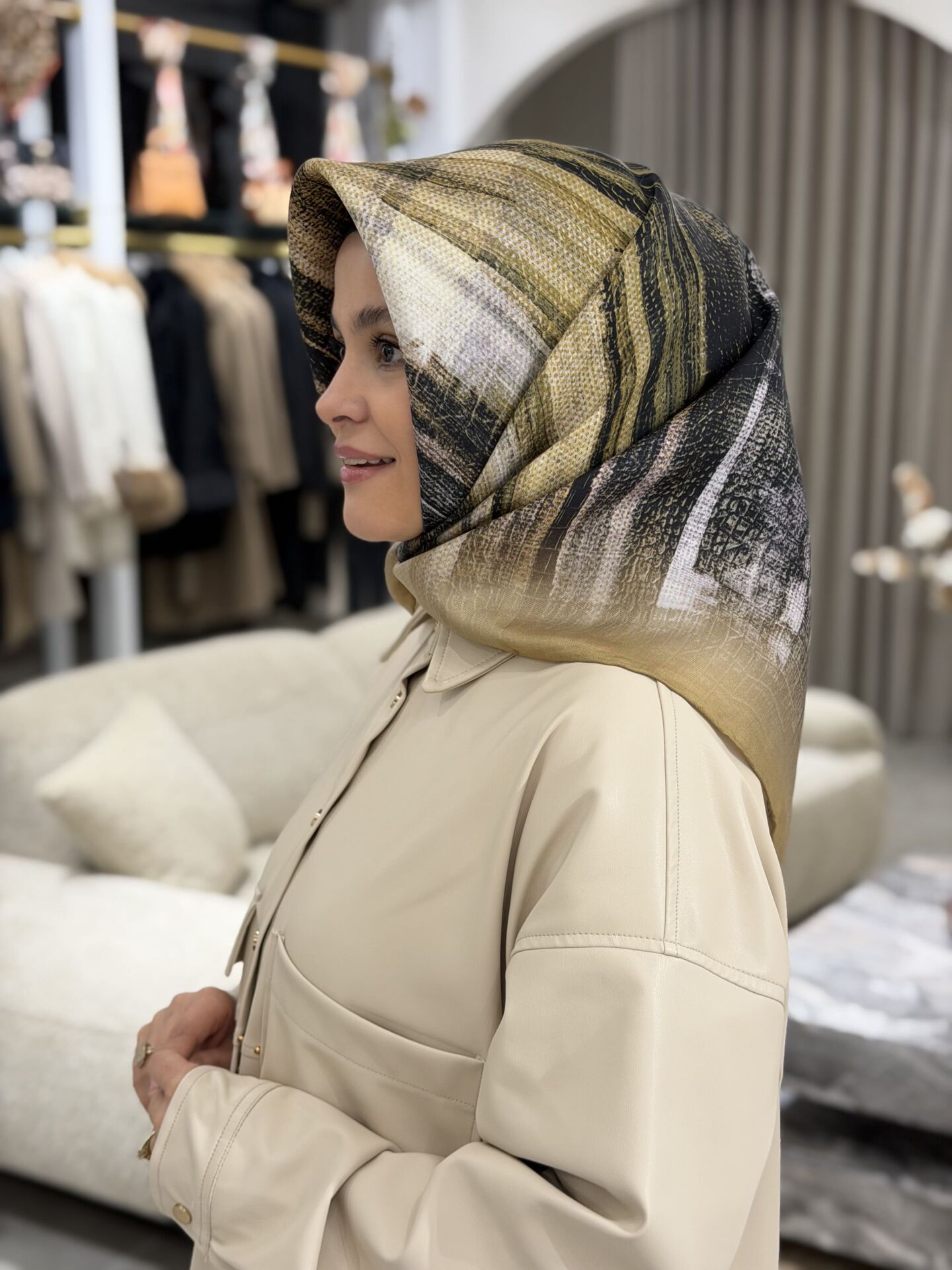 LA BOUTİQUE SURA İPEK EŞARP ( ön sipariş )