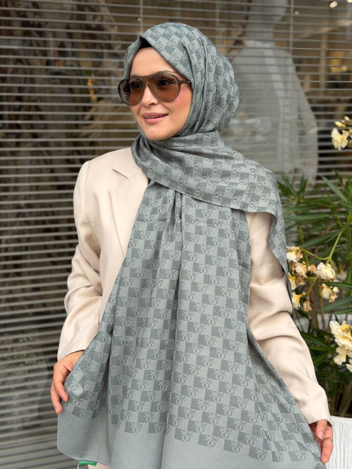BENETTON ELEGANTE TRE ŞAL ÇAĞLA