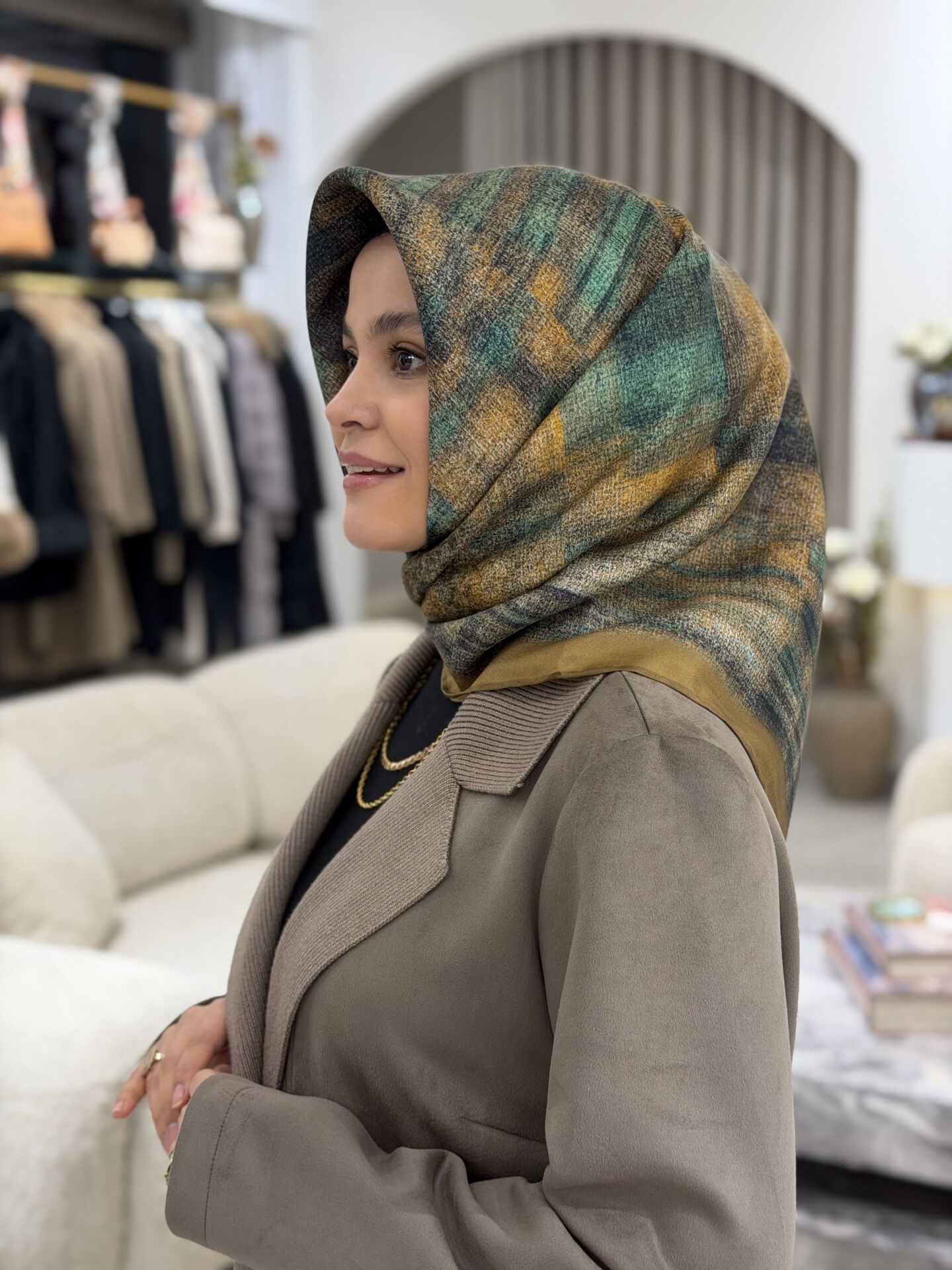 LA BOUTİQUE SURA İPEK EŞARP ( ön sipariş )