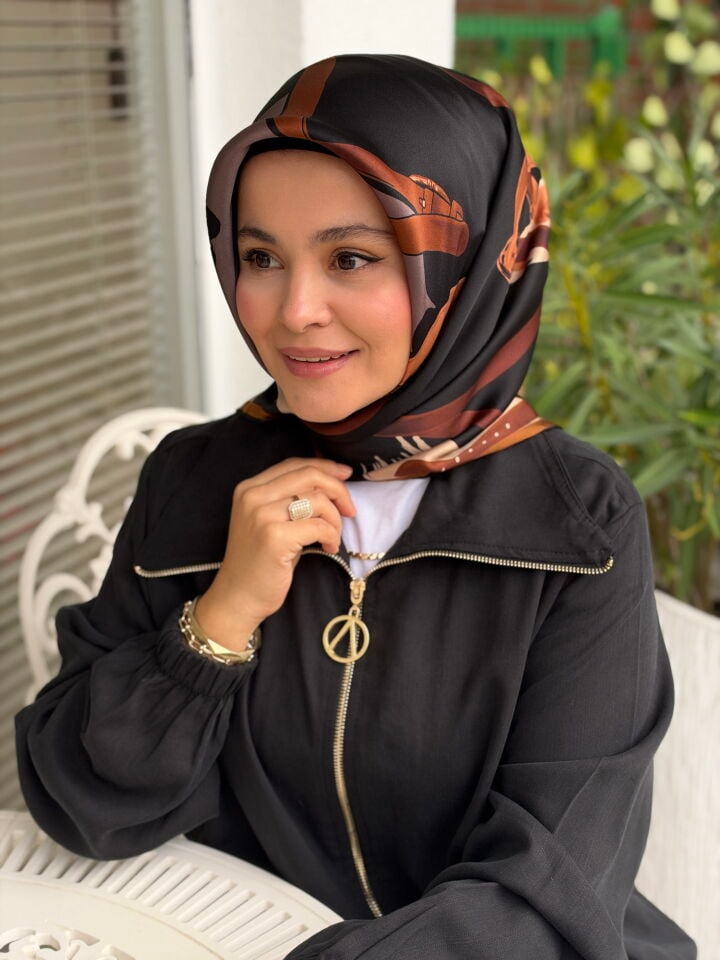 AKER SURA İPEK EŞARP