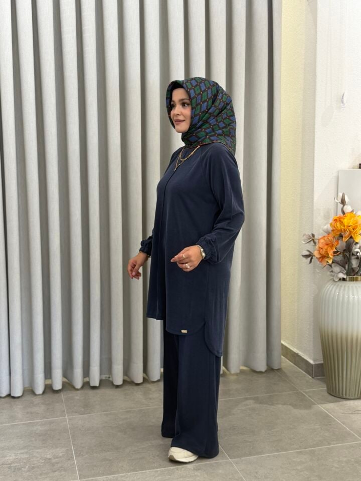 AYŞE AKAY SPOR PİKE TAKIM LACİVERT